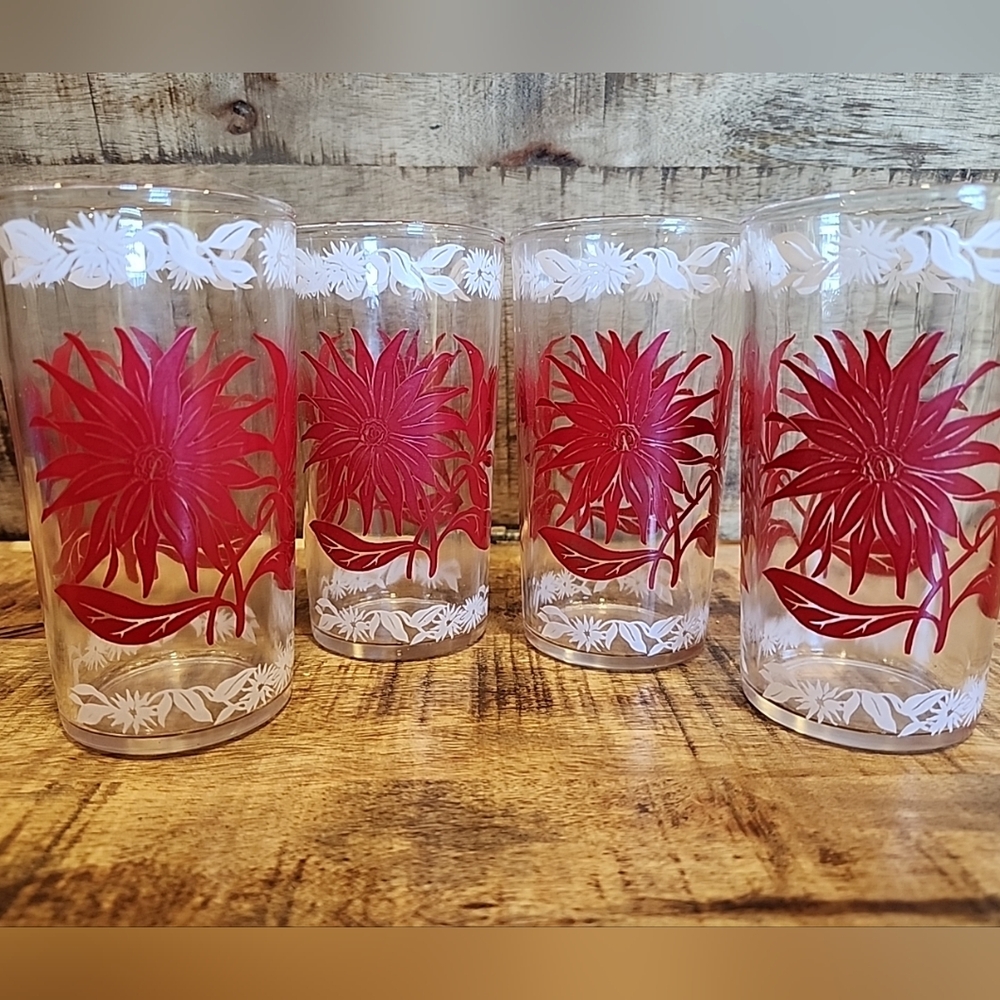 Vintage Set Of 4 Red And White Floral Small Drinking Glasses